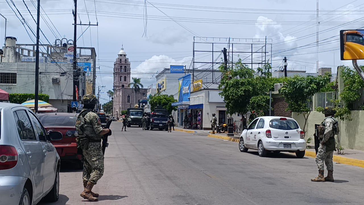 $!Vehículo del Ejército se descompone en Escuinapa y genera alarma al bloquearse calle