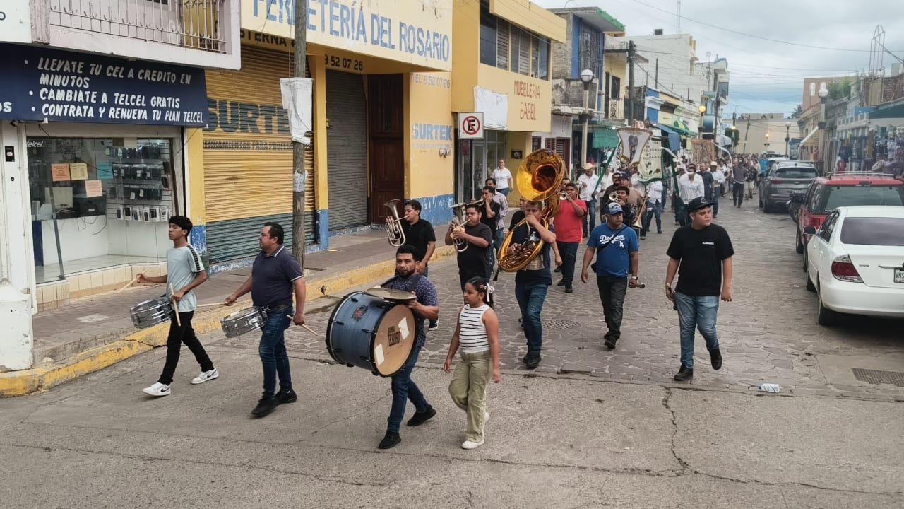 $!Agricultores piden a la Virgen del Rosario que le vaya bien al sector y al Municipio