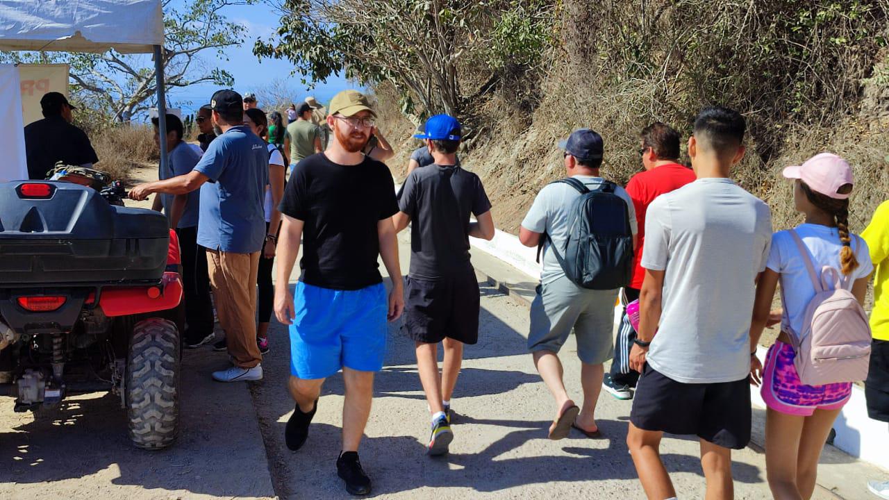 $!¿Quieres subir el faro de Mazatlán? Por el calor, llaman a ir bien hidratados y desayunados