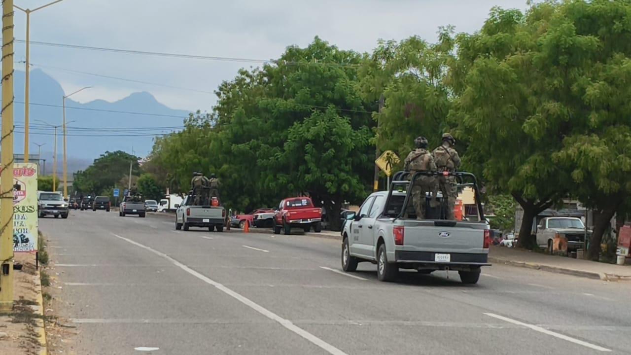 $!En medio de fuerte operativo, corporaciones y colectivo suben a Matatán para extraer 5 cuerpos carbonizados