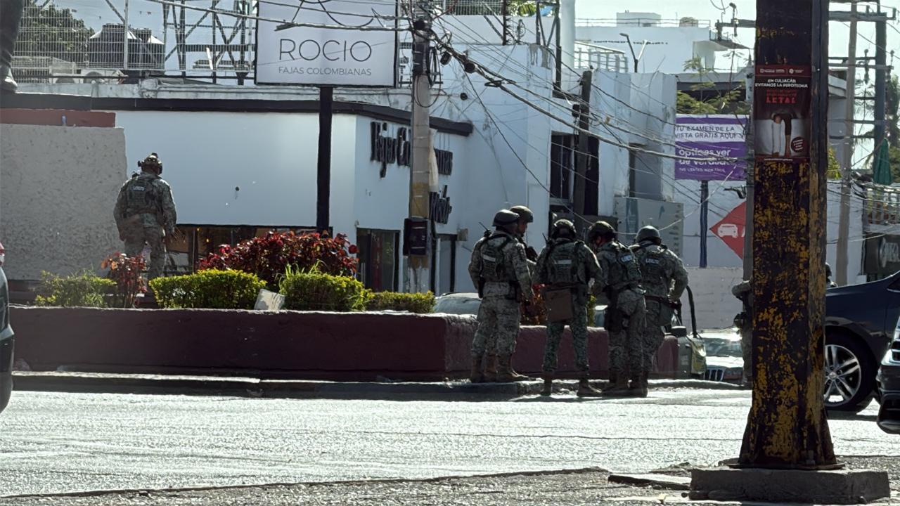 $!Atacan a balazos a un limpiavidrios en Las Quintas, en Culiacán