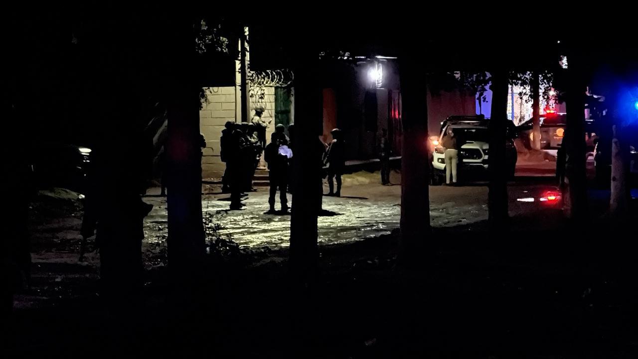 $!Asesinan a balazos a un hombre en la colonia La Puerta, en Culiacán