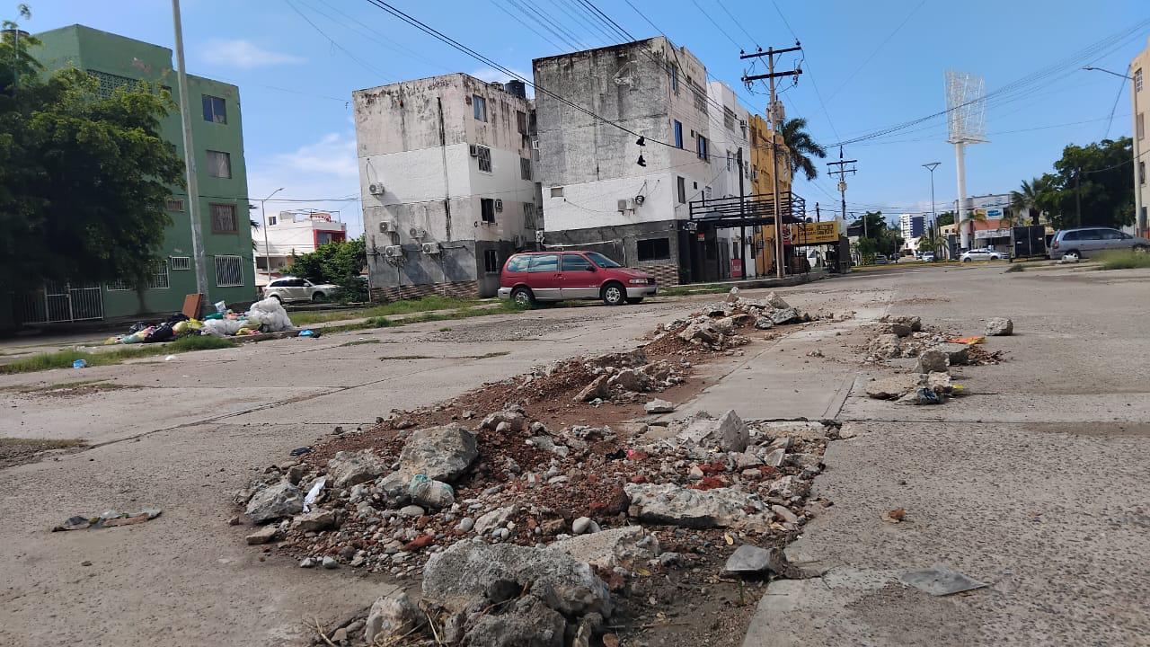 $!Continúa problema de basura en el fraccionamiento El Toro, en Mazatlán