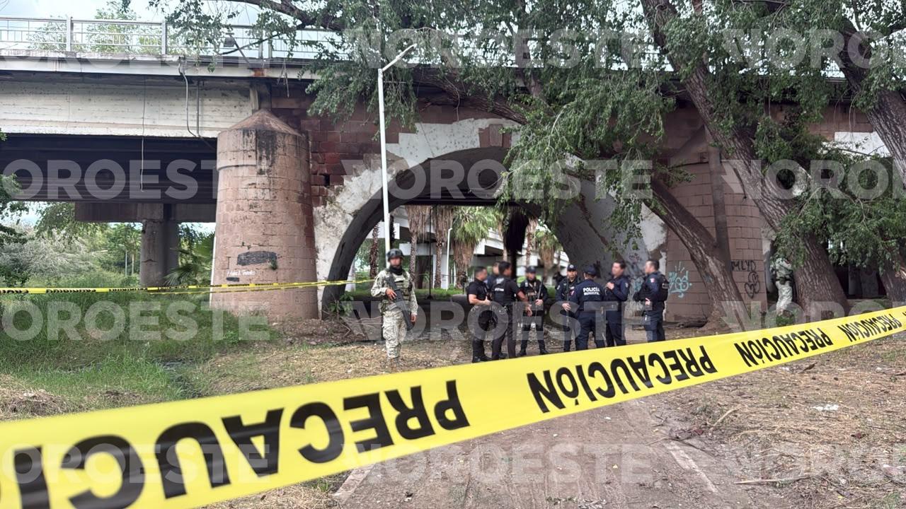 $!Hallan a un hombre sin vida debajo de la avenida Álvaro Obregón, en Culiacán