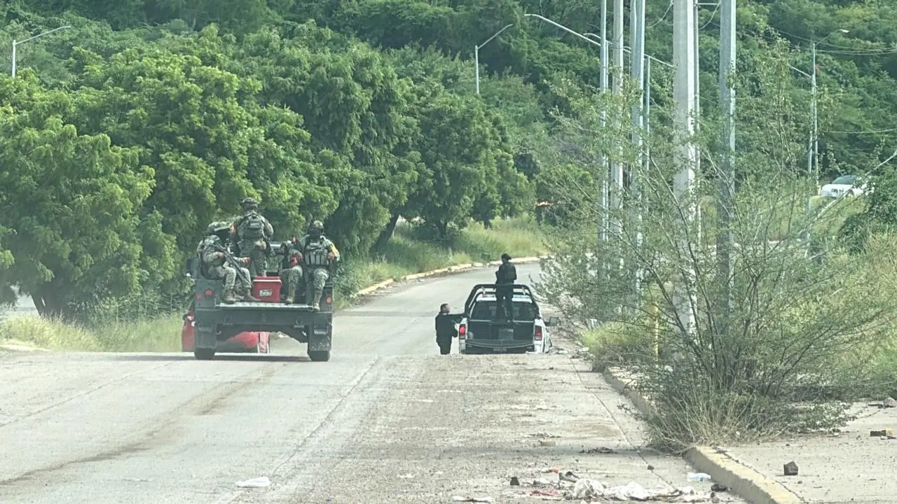 $!Localizan cuerpo putrefacto de un hombre dentro de un tambo al sur de Mazatlán