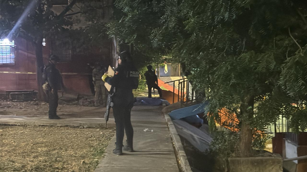 $!Dos hombres son asesinados en andador del Infonavit Cañadas, en Culiacán