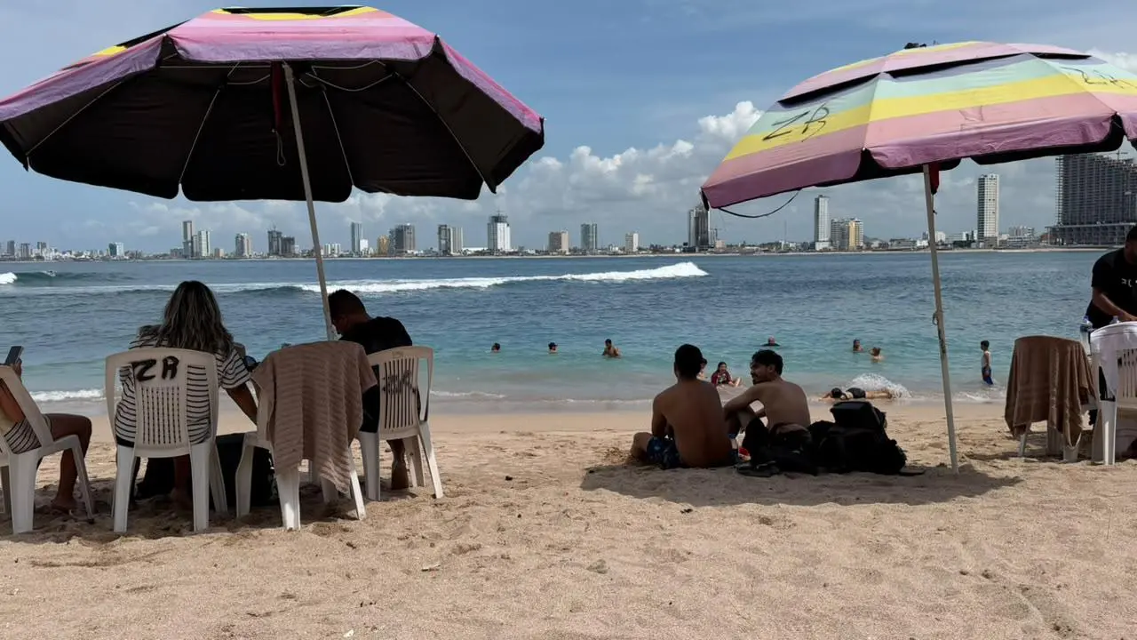 $!Comerciantes de Playa Pinitos anuncian protesta contra reducción de espacios para estacionarse