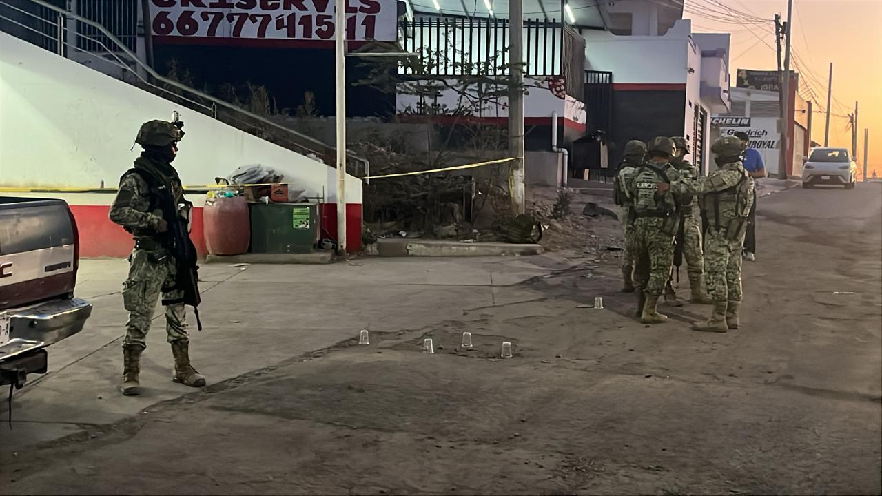 $!Atacan a balazos a un cliente en expendio de cerveza de la colonia Progreso, en Culiacán