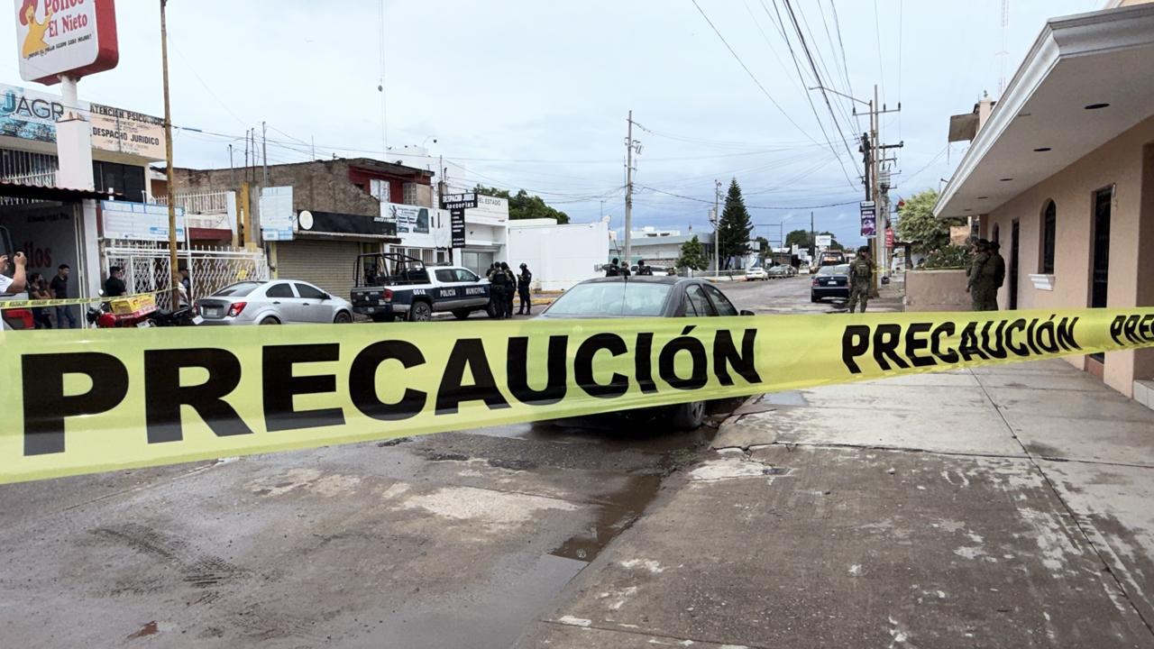 $!Asesinan a un motociclista frente a las instalaciones de la Fiscalía en Navolato
