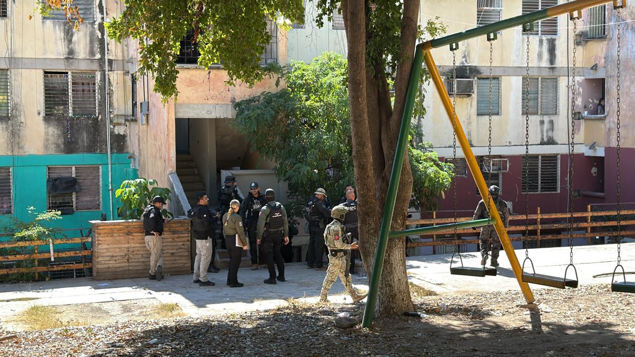 $!Asesinan a una mujer en un departamento del Infonavit Cañadas, en Culiacán