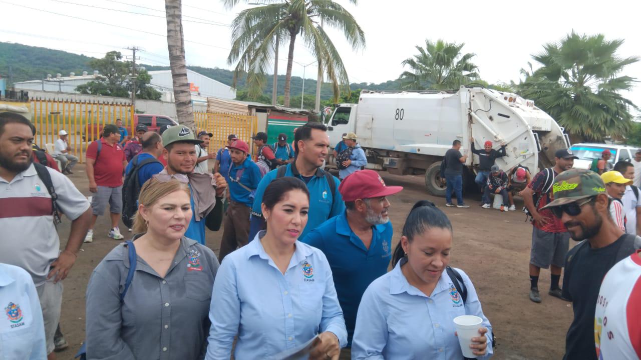 $!Paran labores personal de Aseo Urbano de Mazatlán; Alcaldesa les pide salir a trabajar