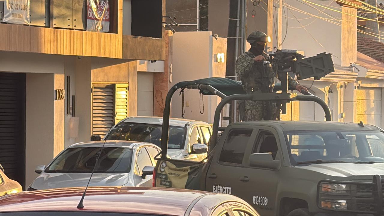 $!Asesinan a una persona dentro de camioneta del Ayuntamiento de Culiacán, en el sector Villa Universidad