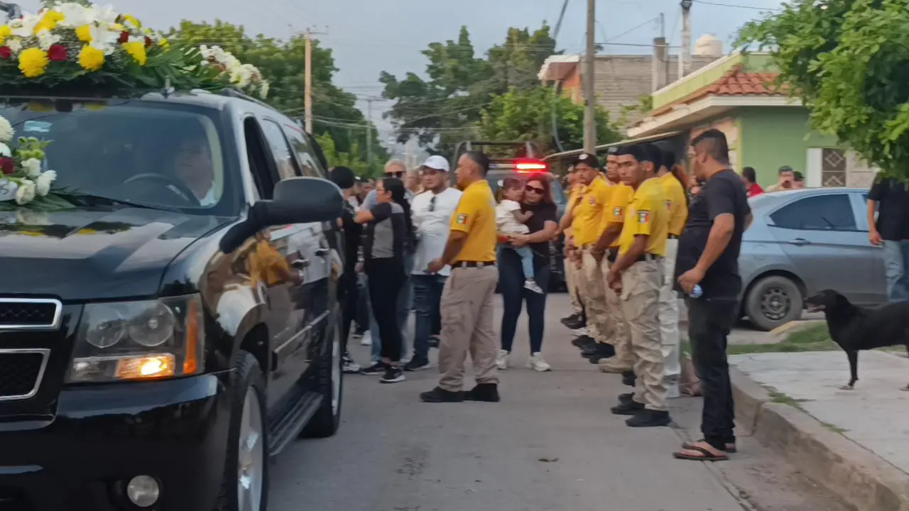 $!Reconocen compañeros de PC labor de Jesús Francisco; lo despiden entre aplausos y pase de lista