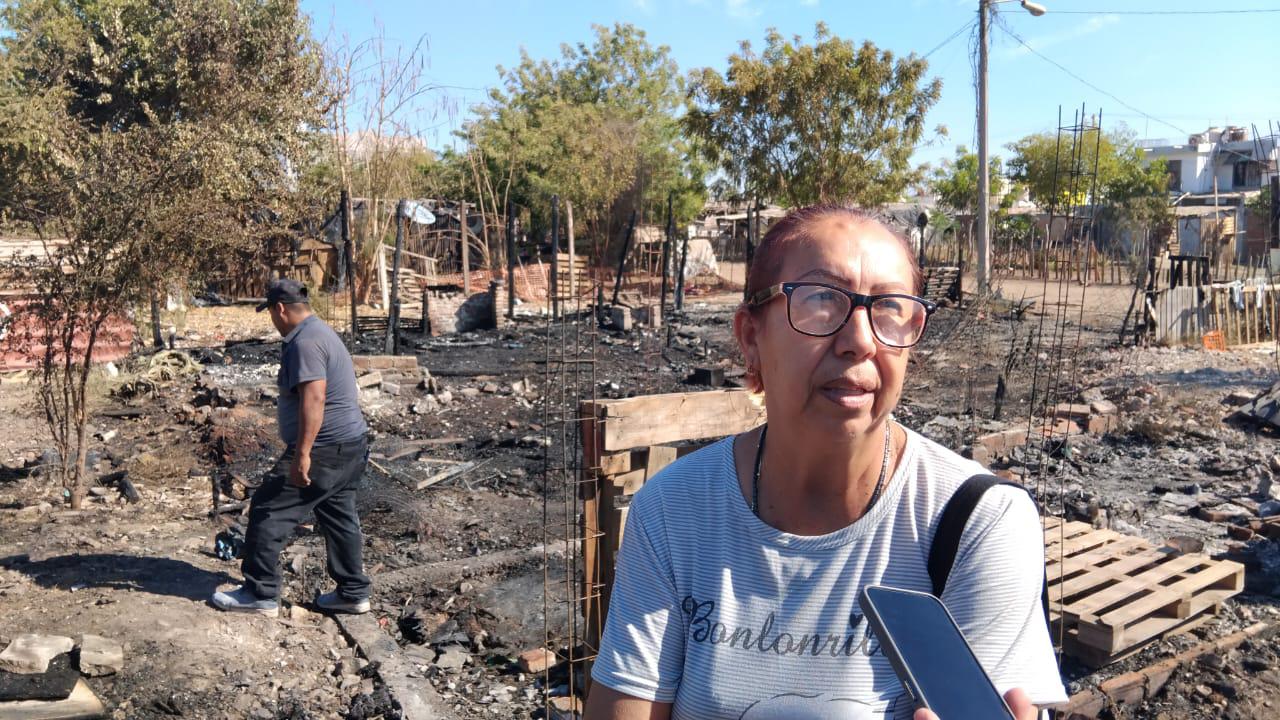 $!Relatan familias en Mazatlán tragedia en la que el fuego arrasó con sus hogares