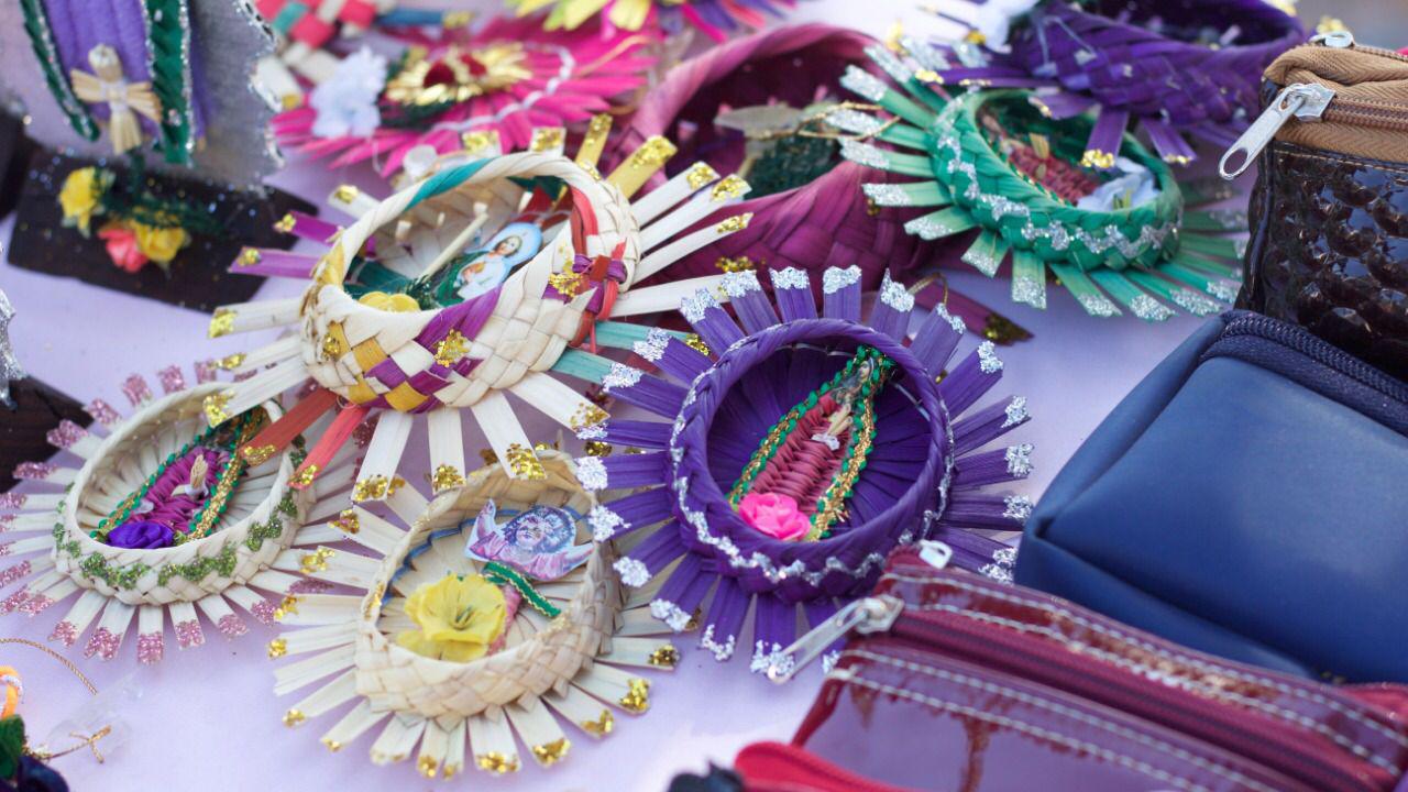 $!María Elda lleva más de 30 años creando artesanía de palma