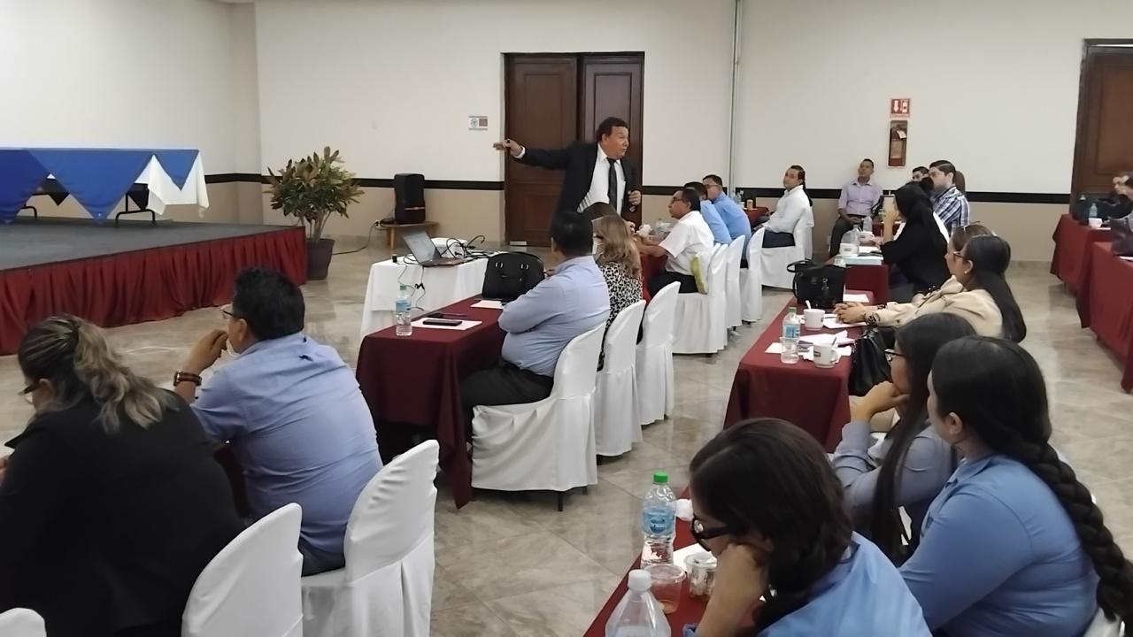 $!Reciben contadores de Mazatlán constancias por su capacitación profesional continua