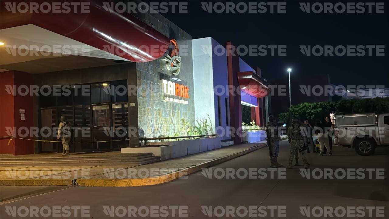 $!Un muerto y 7 heridos deja balacera dentro de restaurante en el sector Tres Ríos, en Culiacán