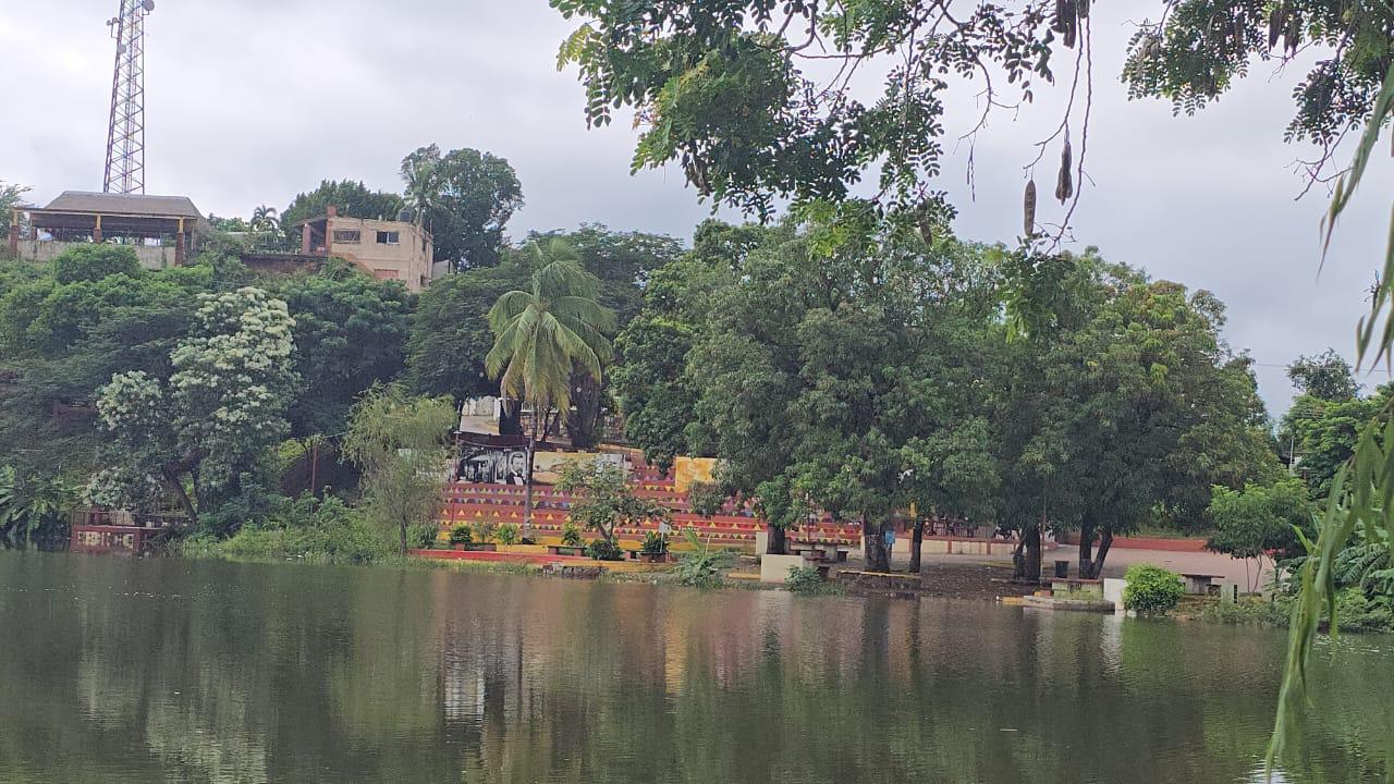 $!Se desbordan lagunas de El Rosario por tercera vez en la temporada; colonias reportan inundaciones y temor por contaminación