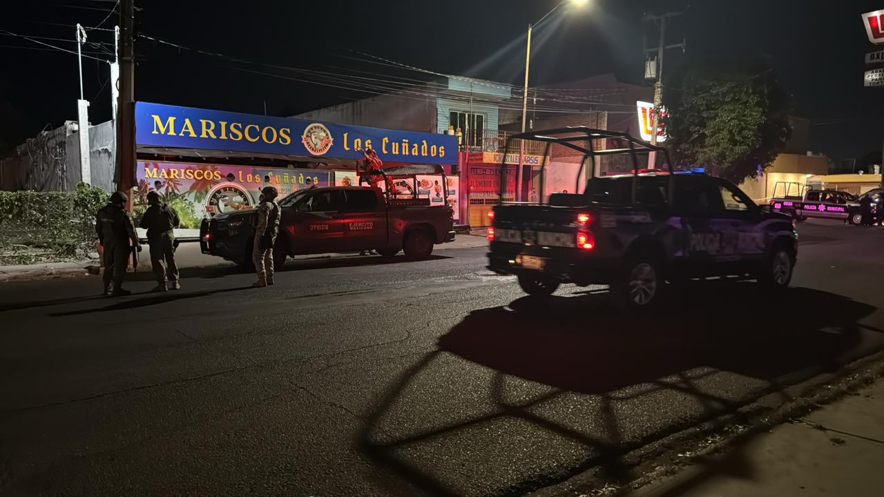 $!Incendio en marisquería deja solo daños materiales, en Culiacán