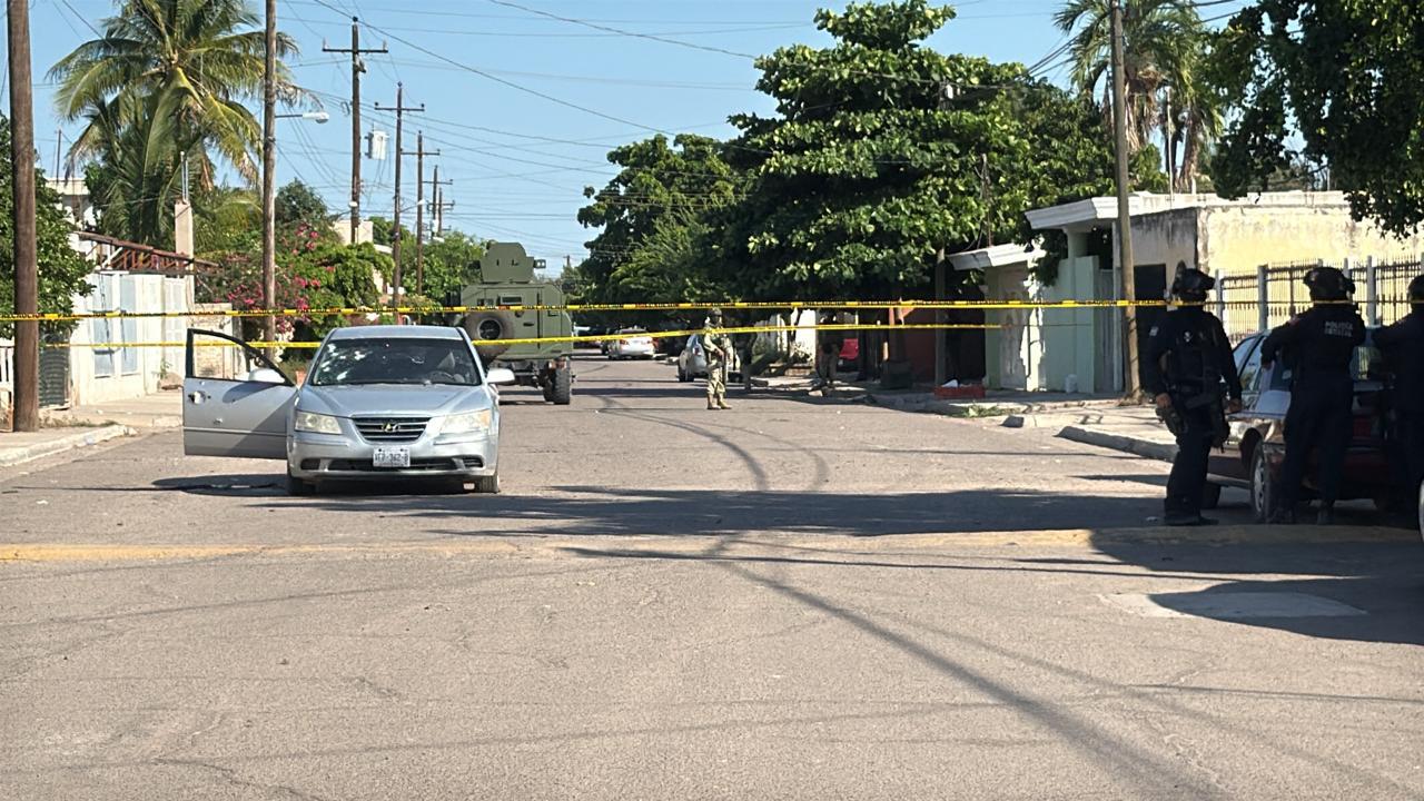 $!Atacan a tiros a dos hombres que viajaban en un vehículo en Navolato; luego los privan de libertad