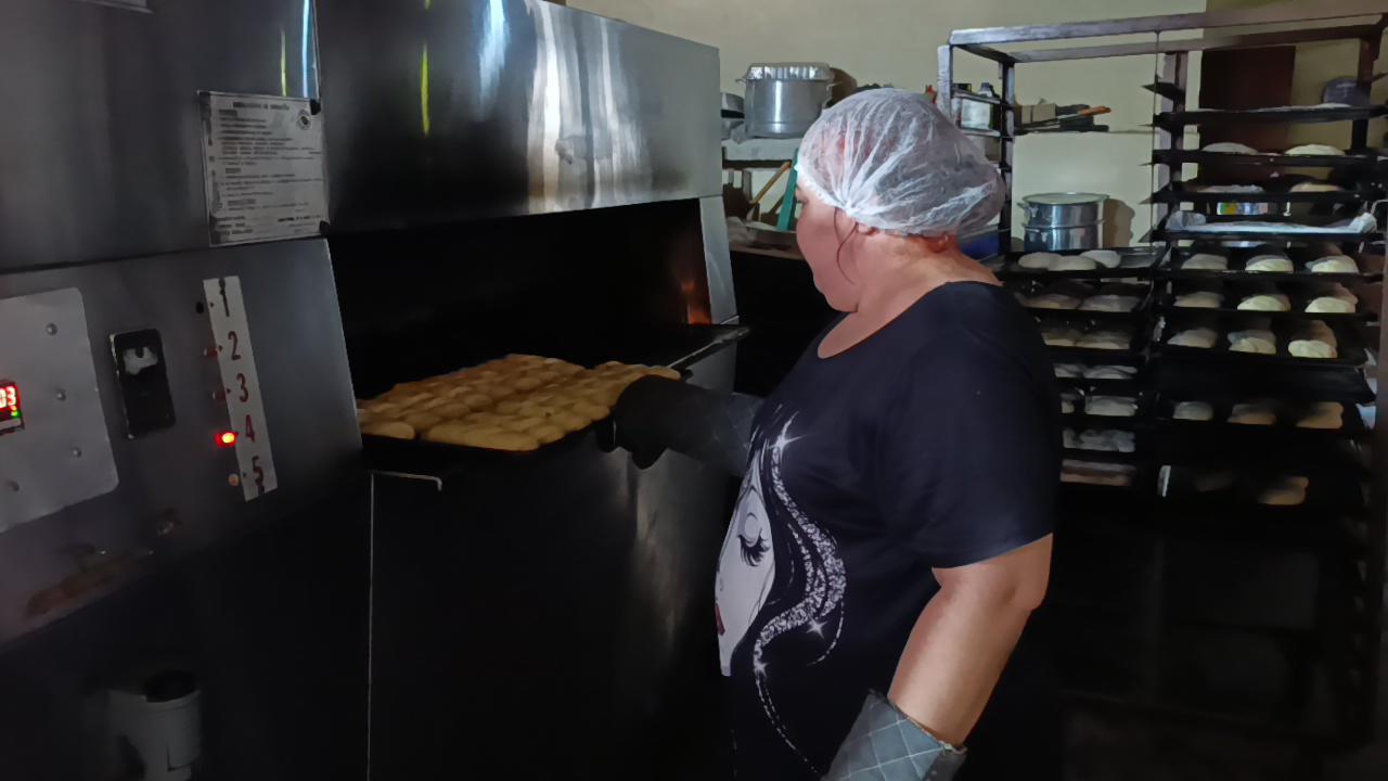 $!América regresó para continuar el legado de su padre, en la panadería