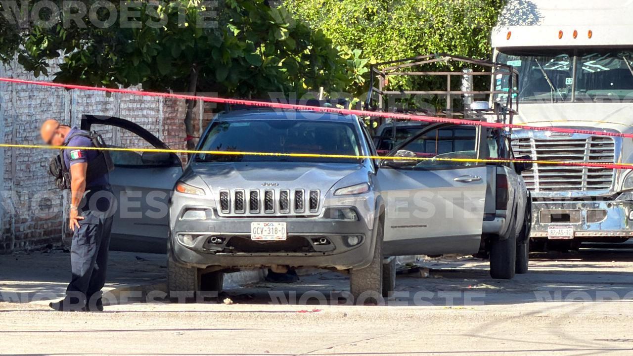 $!Hieren de bala en su camioneta a vecino de la colonia Jaripillo, en Mazatlán