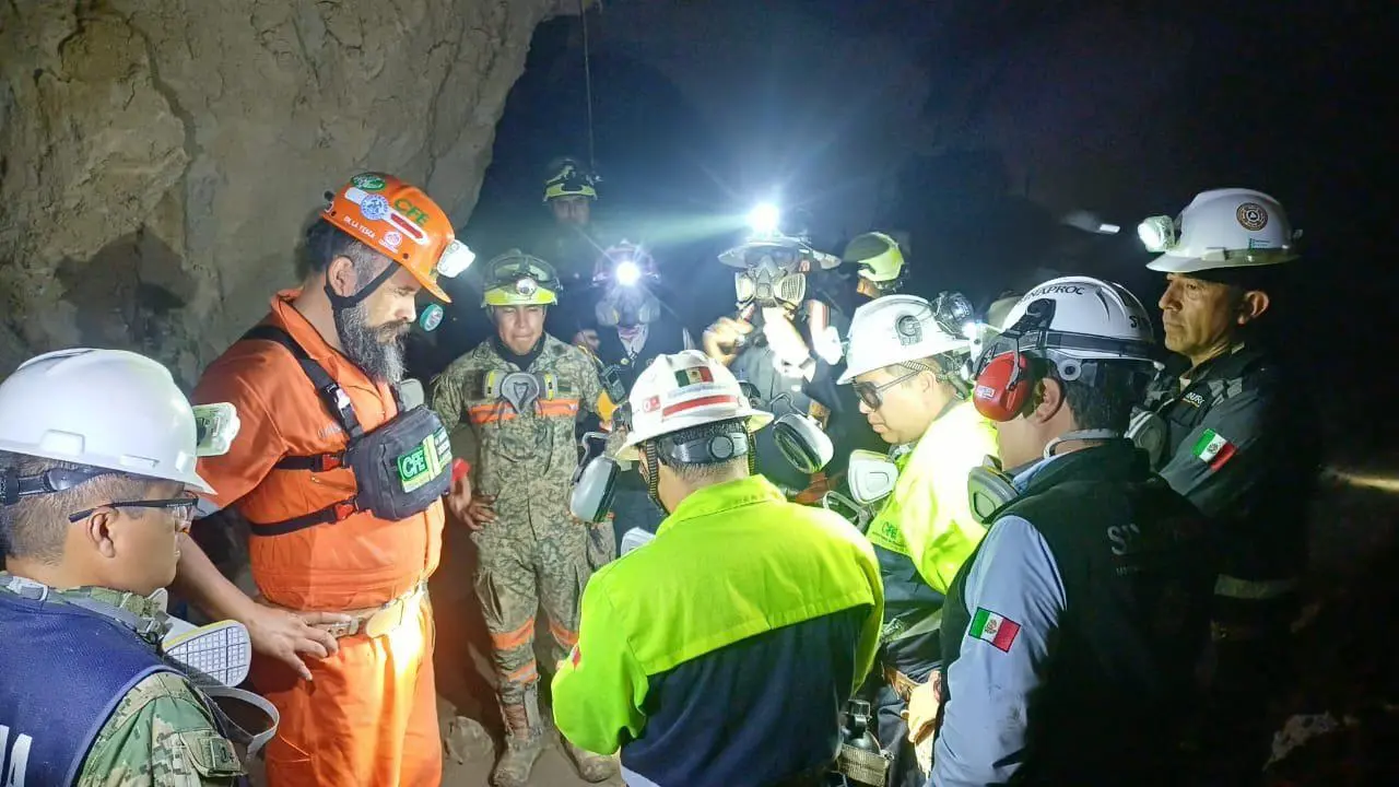 $!Se cumple un mes del accidente en mina de Rosario donde permanece atrapado Isidro Beltrán
