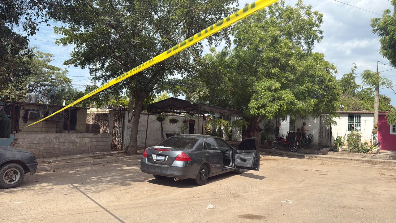 $!Atacan a una mujer policía y a su hermana en Navolato; la trasladan a un hospital de Culiacán