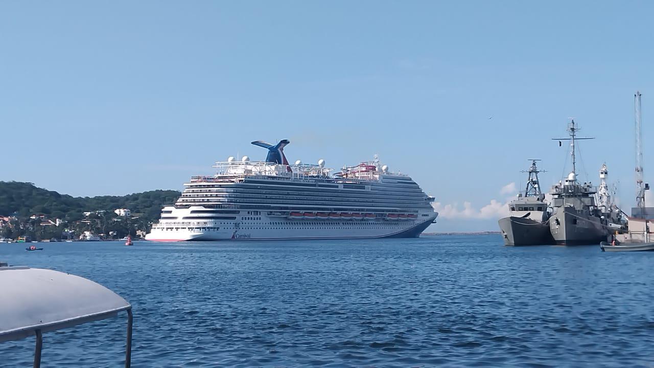 $!Con casi 5 mil pasajeros, llega a Mazatlán el crucero Carnival Panorama