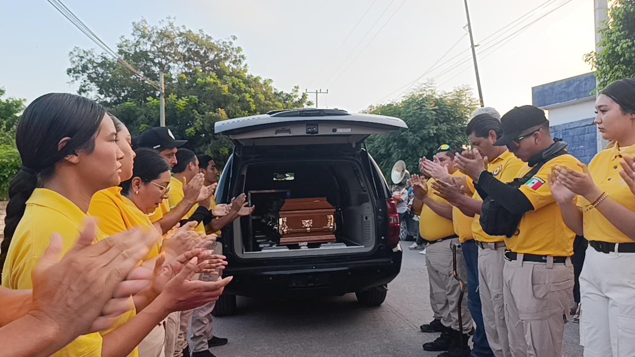 $!Reconocen compañeros de PC labor de Jesús Francisco; lo despiden entre aplausos y pase de lista