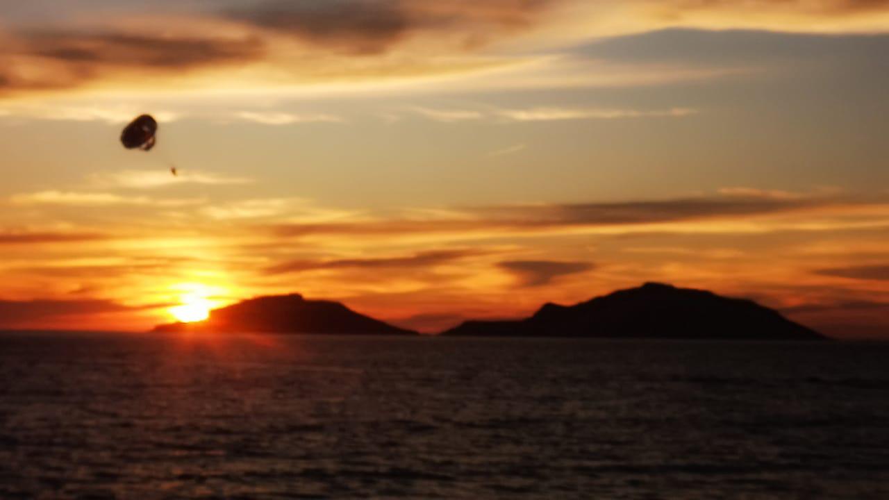 $!Disfrutan hasta el último minuto de vacaciones en Mazatlán