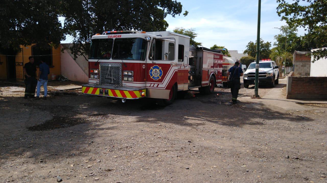 $!Se incendia una casa en la colonia Capistrano, en Culiacán