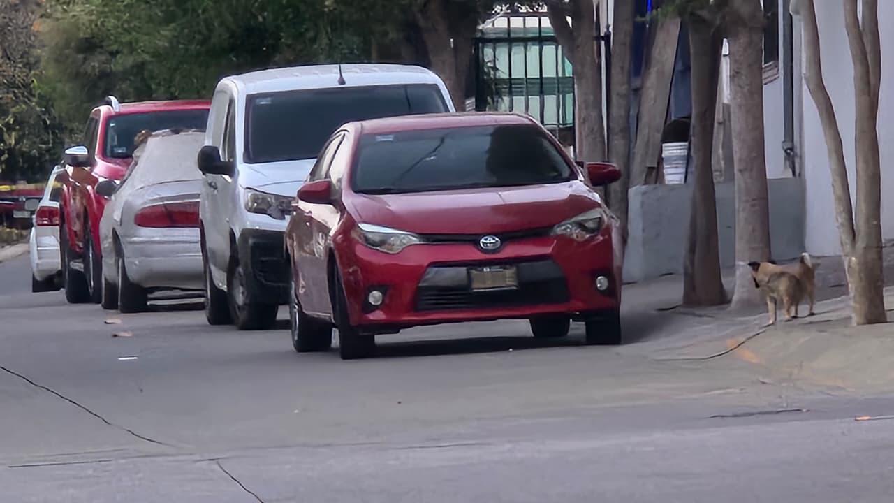 $!Persecución armada en Culiacán deja vehículos baleados en la Miguel Hidalgo