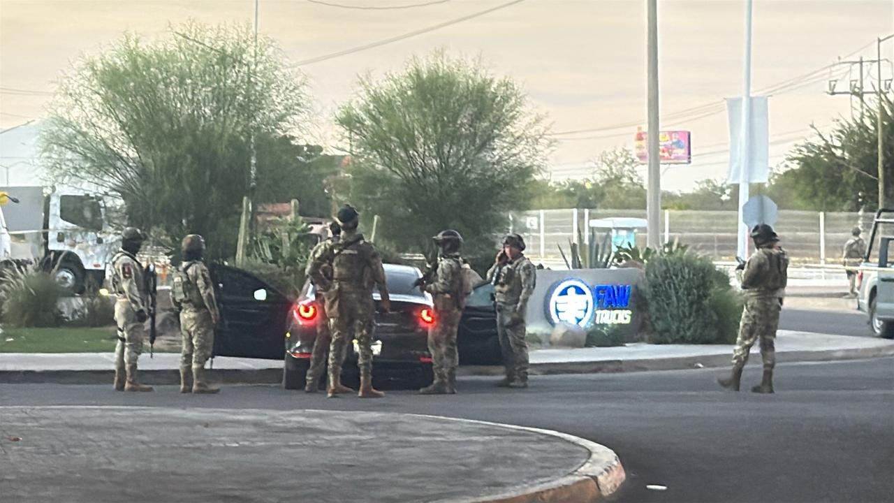 $!Abandonan vehículo con impactos de bala tras ataque armado en Culiacán