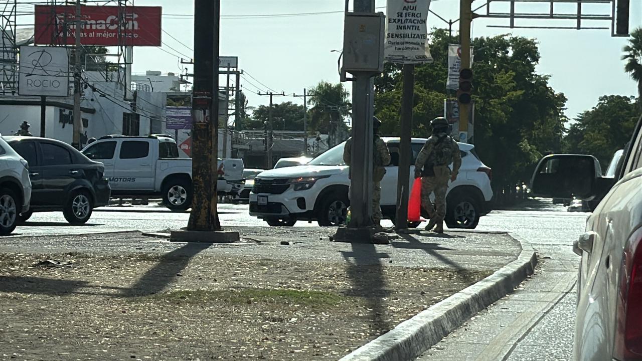 $!Atacan a balazos a un limpiavidrios en Las Quintas, en Culiacán