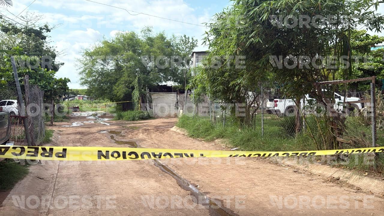 $!Hallan a vecino asesinado y sentado en una silla dentro de una casa en Valle del Agua, en Culiacán