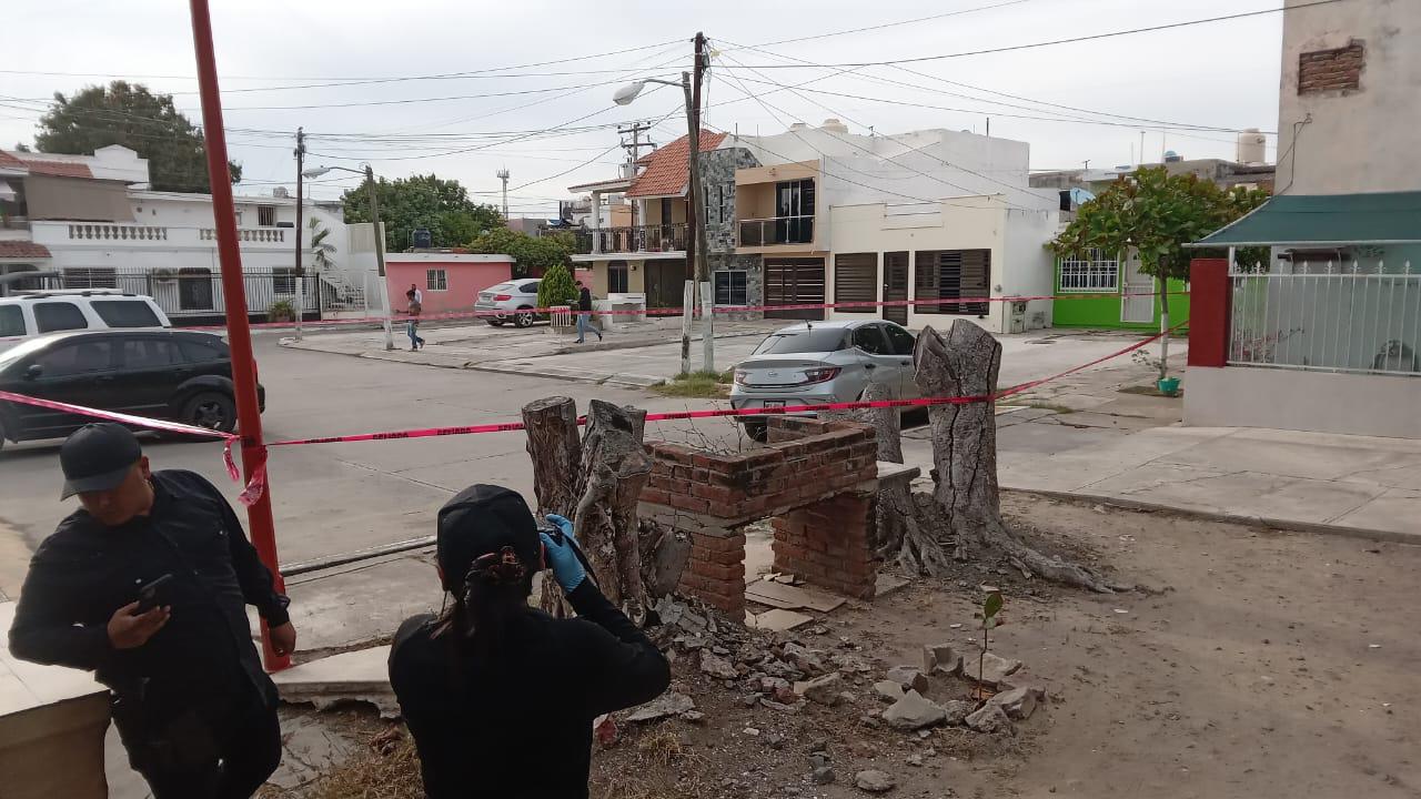 $!Localizan auto de presunto homicida de mujer asesinada en motel de Mazatlán