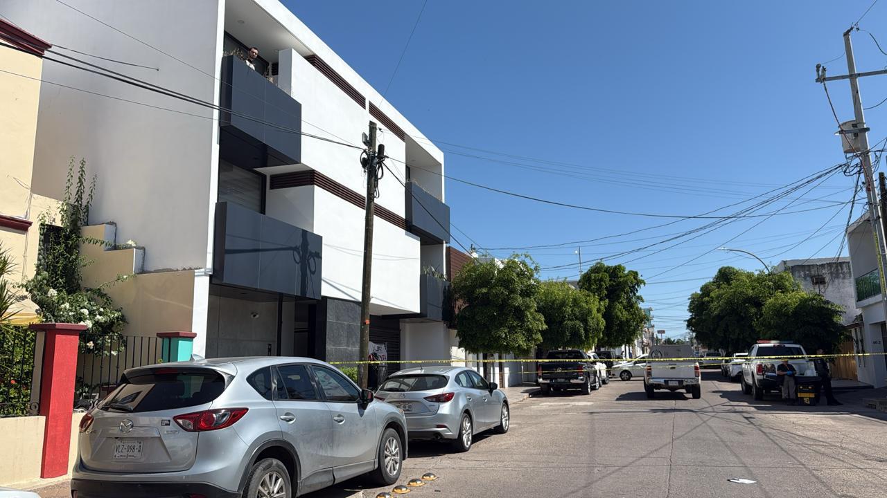 $!Catean domicilio donde fue abandonada una camioneta tras asesinato de dos tránsitos en Culiacán