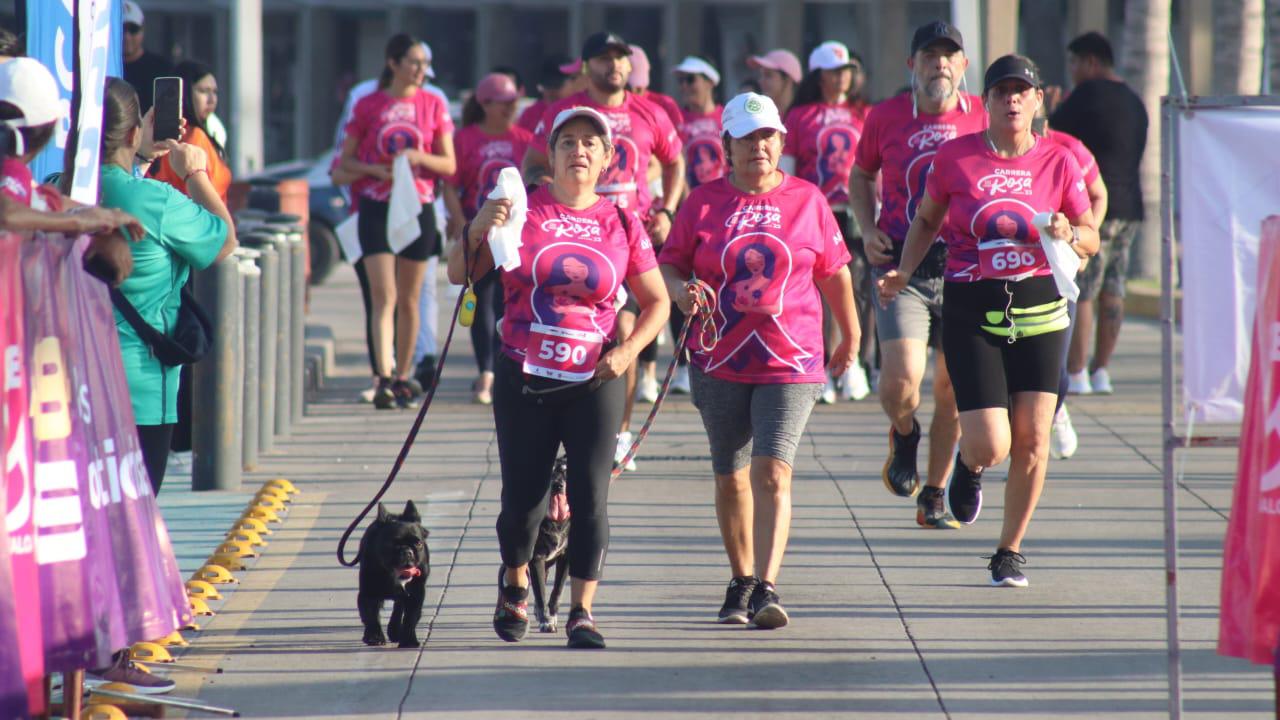 $!Solís y Leyva conquistan la Carrera Rosa, en Mazatlán