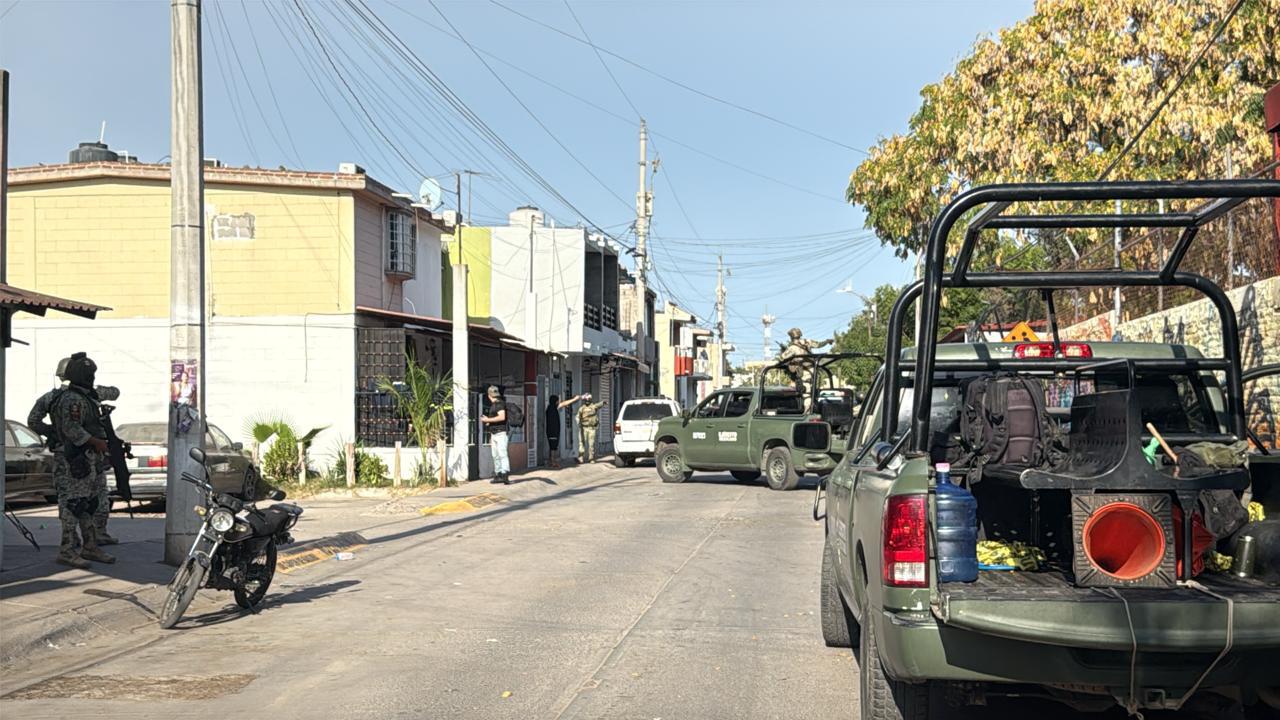 $!Atacan a balazos a un hombre afuera de una secundaria en Barrancos, Culiacán
