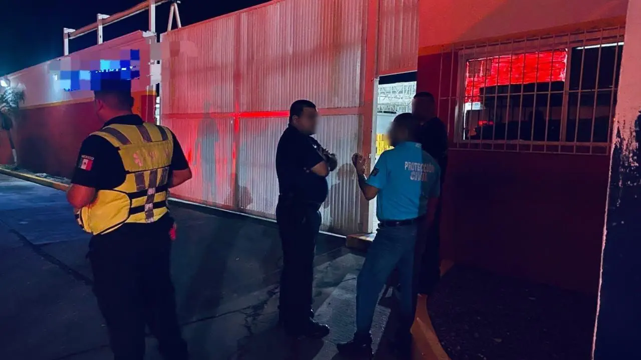 $!Falla en válvula provoca fuga de amoniaco en una congeladora en Los Mochis