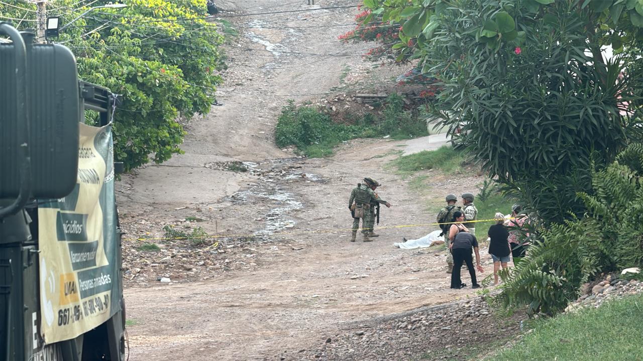$!Asesinan a balazos a un hombre de 40 años en la colonia Lázaro Cárdenas, en Culiacán