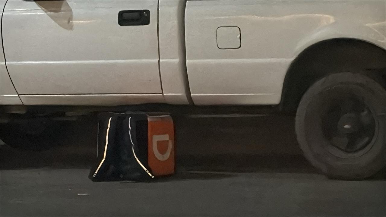 $!Ataque armado deja un repartidor de comida herido y dos carros baleados en el sector Terranova, en Culiacán