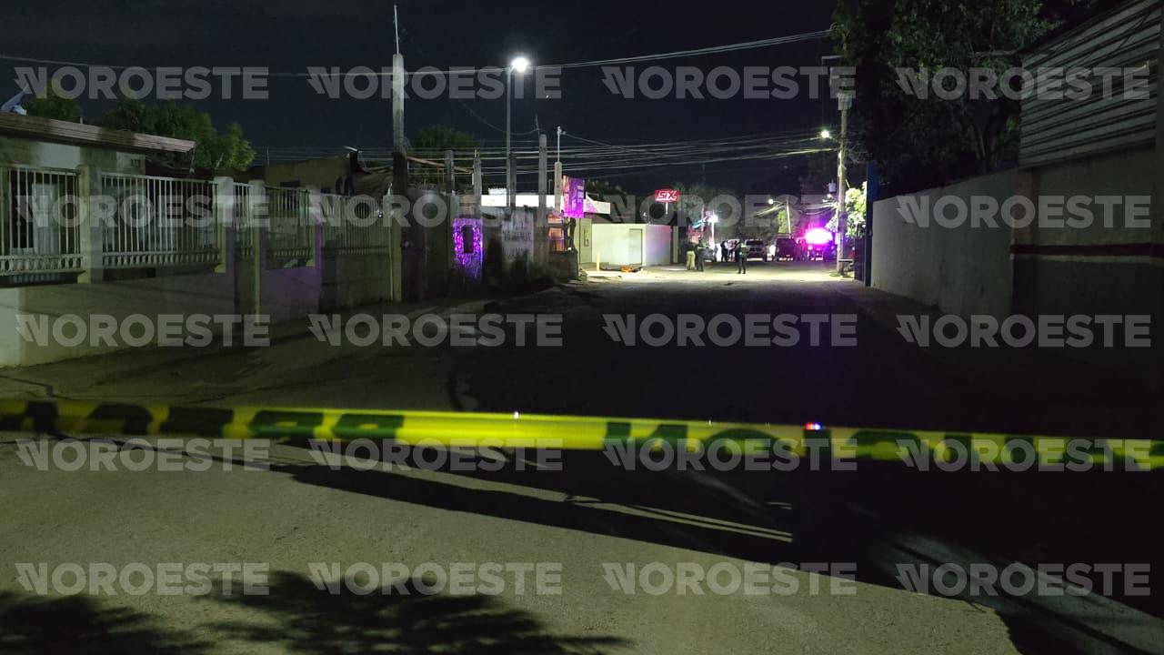 $!Matan a balazos a repartidor frente a pizzería de Loma de Rodriguera, en Culiacán