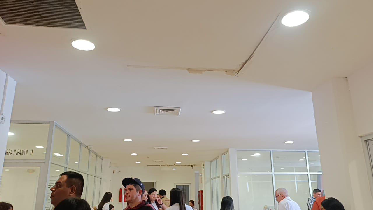 $!Se inunda la Biblioteca Digital ‘Güilo Mentiras’ en Escuinapa