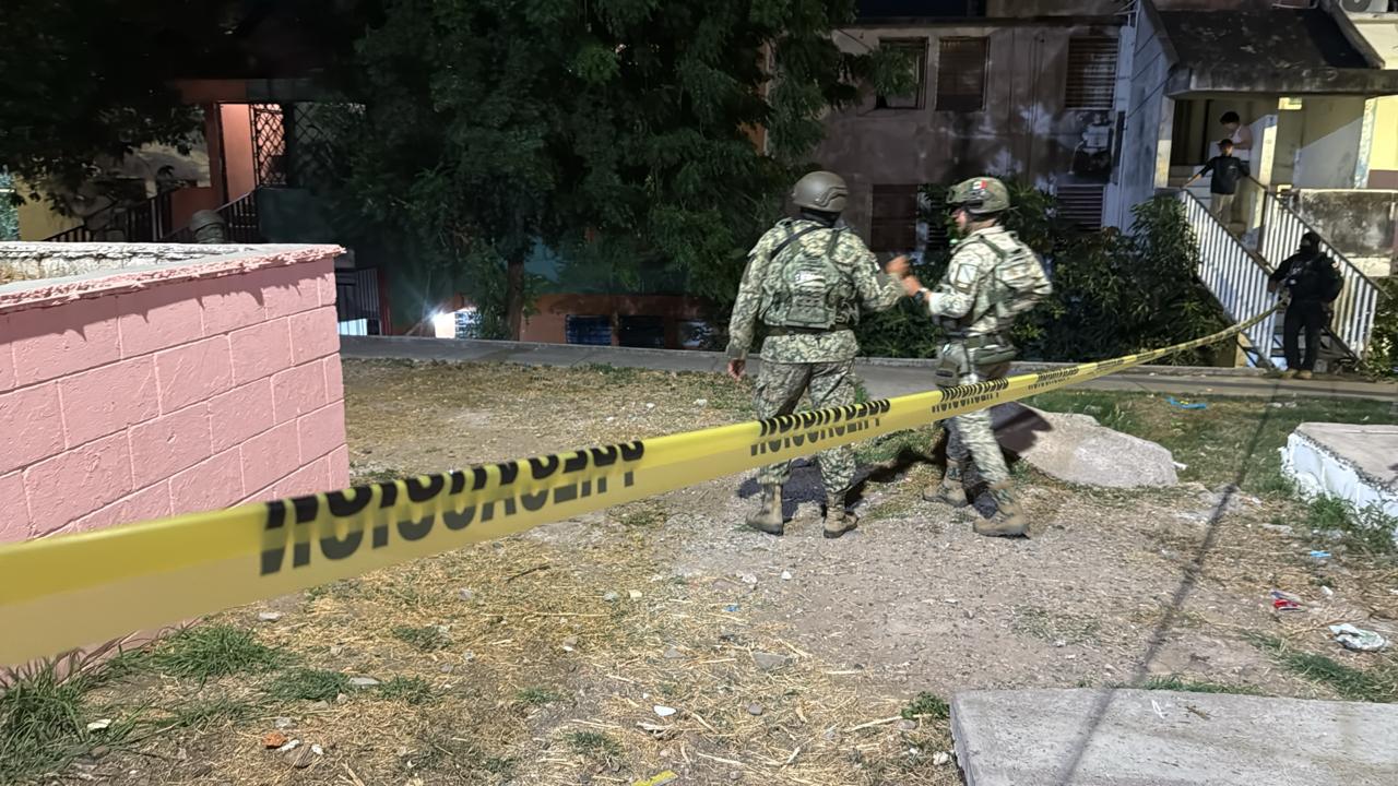 $!Dos hombres son asesinados en andador del Infonavit Cañadas, en Culiacán
