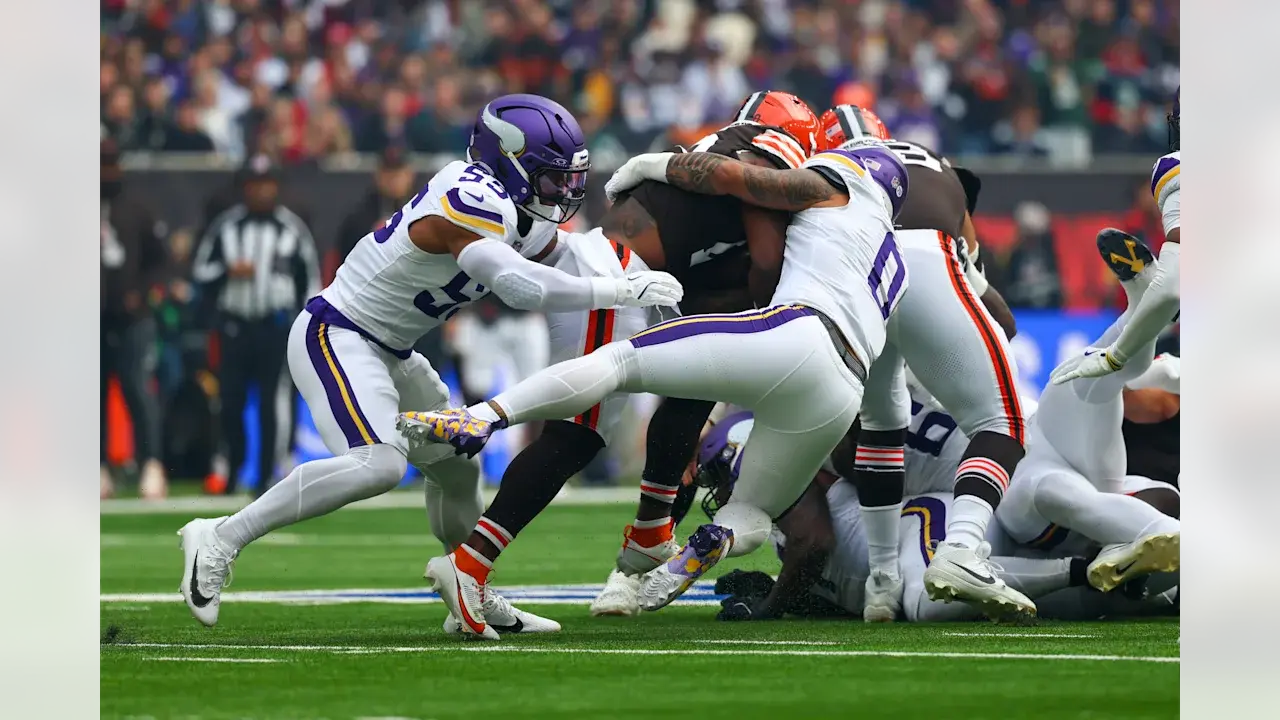 $!Addison anota en los últimos segundos y los Vikings vencen a Browns en Londres