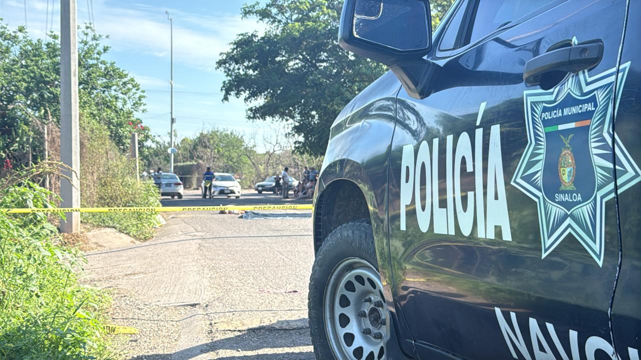 $!Hallan a hombre asesinado con arma blanca en la entrada a Los Arredondo, en Navolato