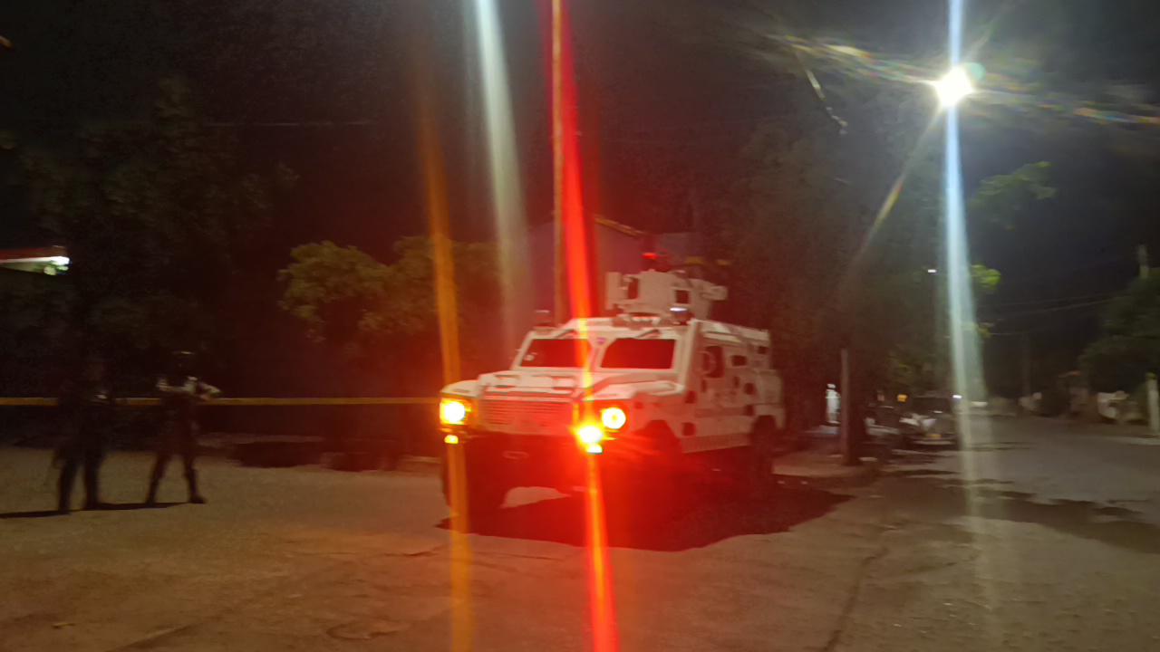 $!Asesinan a dos hombres en Escuinapa; uno de ellos en un expendio de cervezas
