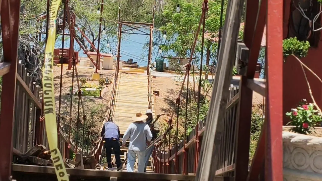 $!Cierran de nuevo puente colgante en la Laguna del Iguanero, en Rosario
